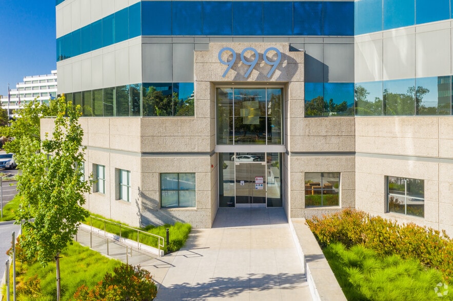 More Photos Of 999 Baker Way, San Mateo Research And Development For Lease