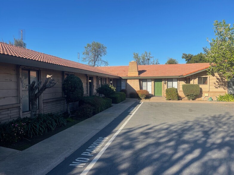 Primary Photo Of 7089 N Howard St, Fresno Apartments For Sale