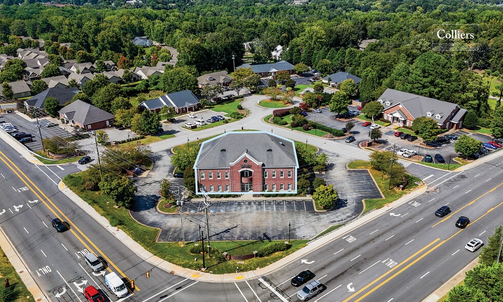 More Photos Of 501 Roper Mountain Rd, Greenville Office For Lease