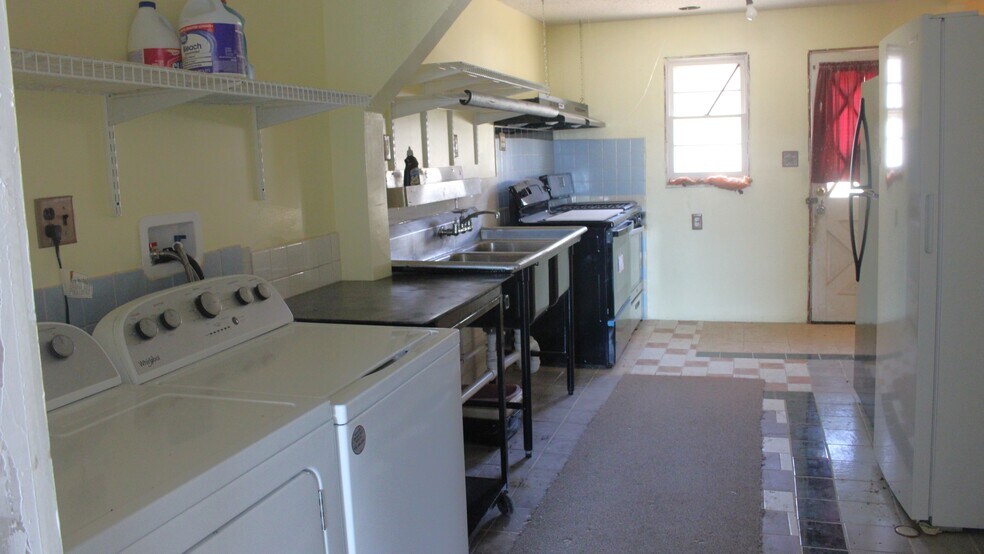 More Photos Of 34446 Lankford Hwy, Painter Storefront Retail Residential For Sale