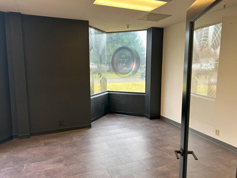 More Photos Of 595-601 Portal St, Cotati Manufacturing For Lease