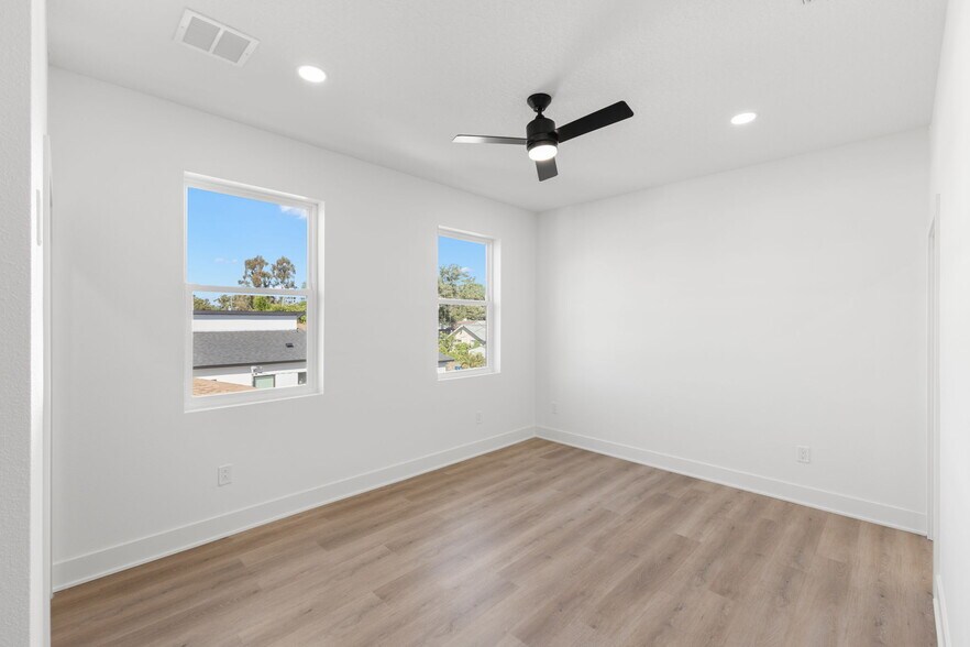 More Photos Of 2525 13th Ave N, Saint Petersburg Multifamily For Sale