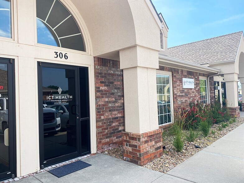 More Photos Of 7829 E Rockhill St, Wichita Office For Lease