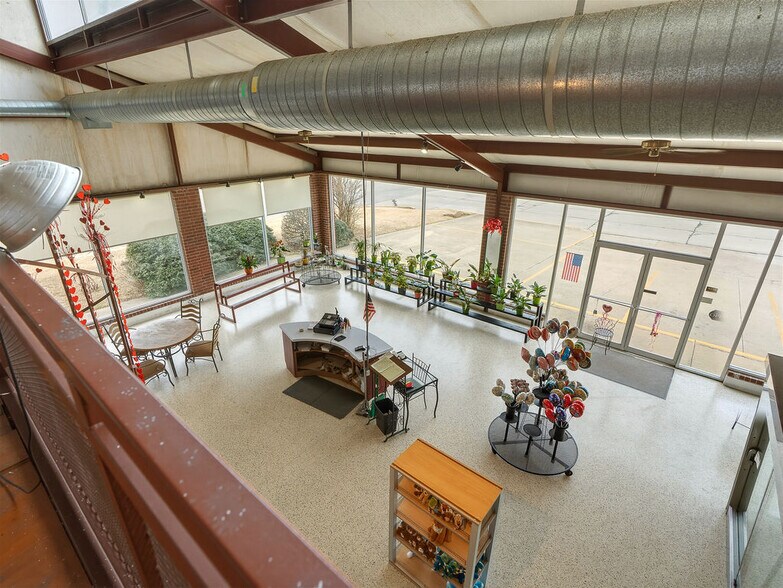 More Photos Of 530 N Mississippi Ave, Ada Freestanding For Sale