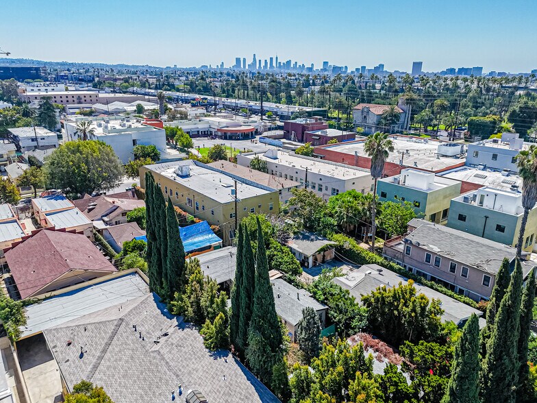 More Photos Of 1130 N Beachwood Dr, Los Angeles Land For Sale