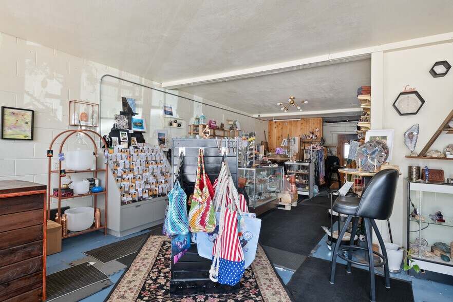 More Photos Of 108 Main St, Stevensville General Retail For Sale