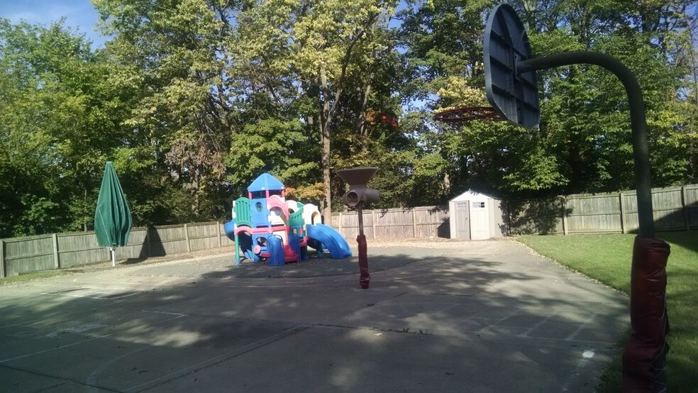 More Photos Of 8906 N Dixie Dr, Dayton Daycare Center For Sale