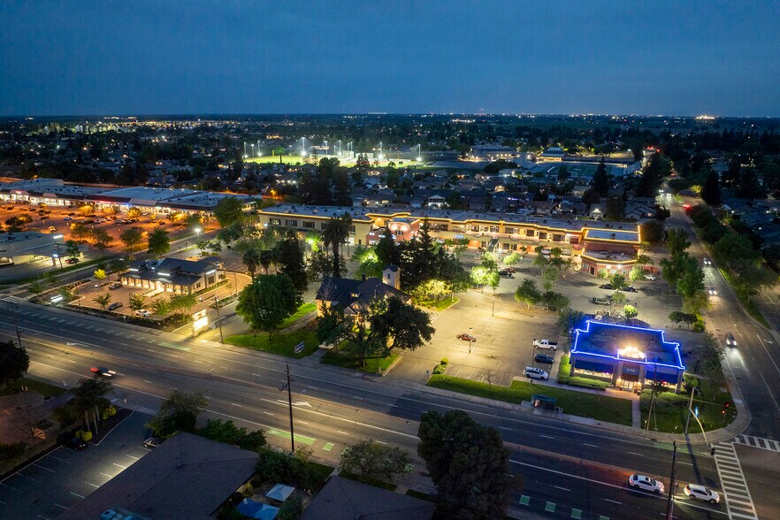 More Photos Of 1110 W Kettleman Ln, Lodi Unknown For Lease
