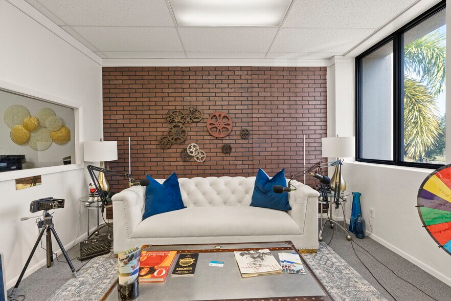 More Photos Of 3949 Evans Ave, Fort Myers Medical For Sale