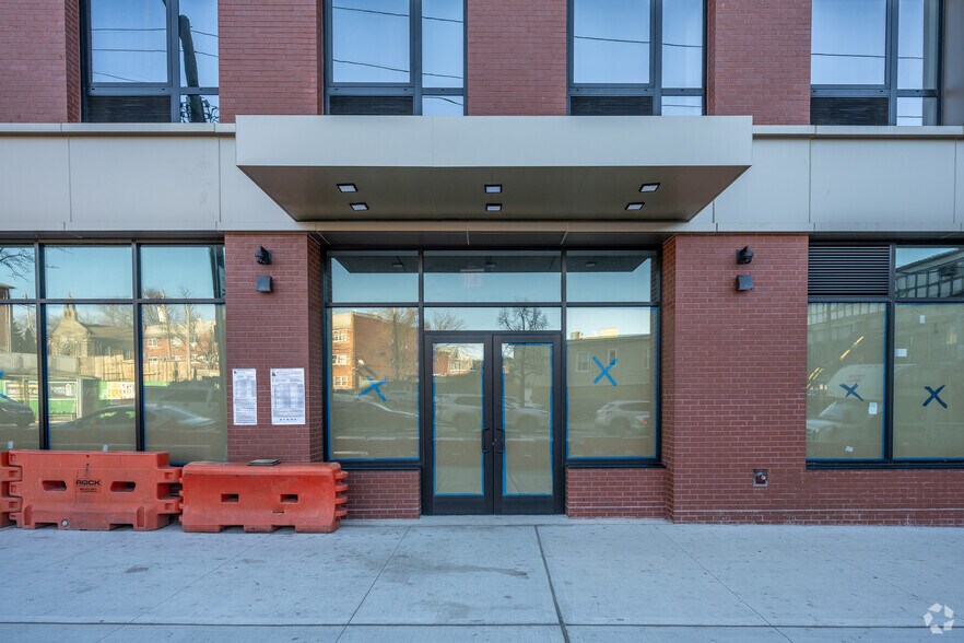 More Photos Of 700 E 241st St, Bronx Apartments For Lease