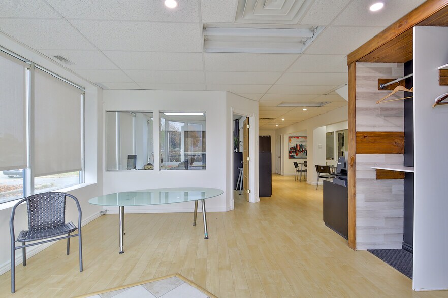 More Photos Of 1100 Rue Hérelle, Longueuil Warehouse For Sale