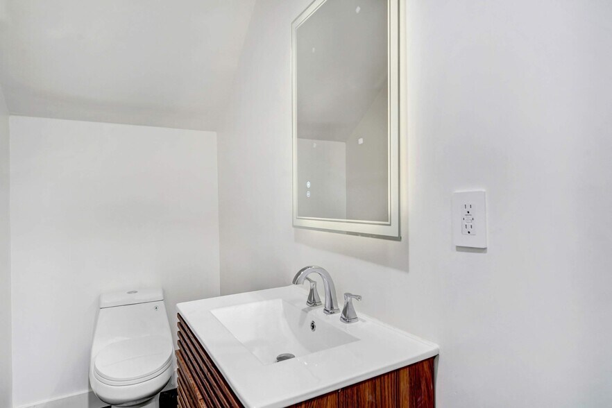 More Photos Of 6626 Darby Ave, Reseda Apartments For Sale