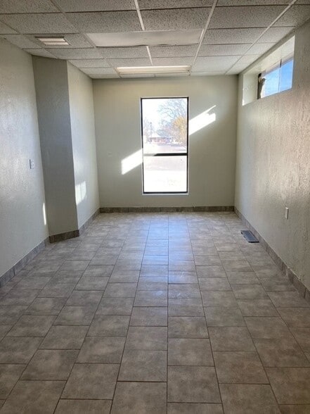 More Photos Of 324 N 19th St, Guthrie Office For Sale