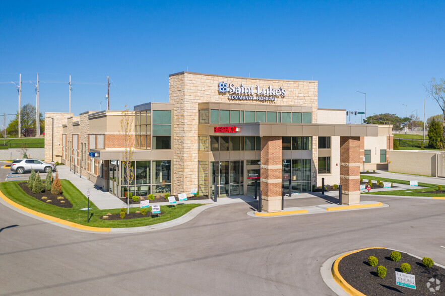 Primary Photo Of 14950 W 67th St, Shawnee Hospital For Lease