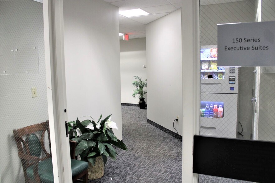 More Photos Of 2738 Winnetka Ave N, New Hope Medical For Lease