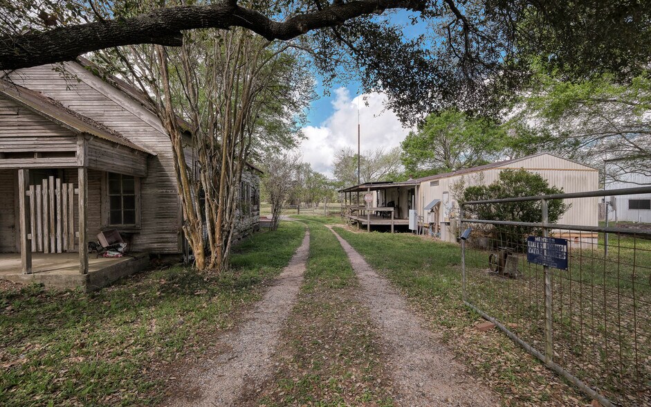 More Photos Of 25945 Kickapoo Rd, Hockley Land For Sale