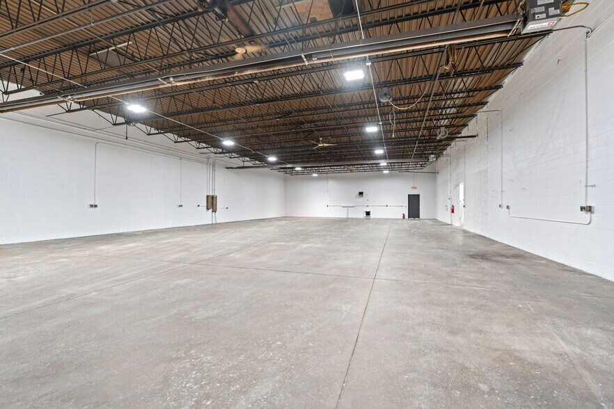 More Photos Of 7075 N 21st Ave, Hugo Industrial For Sale