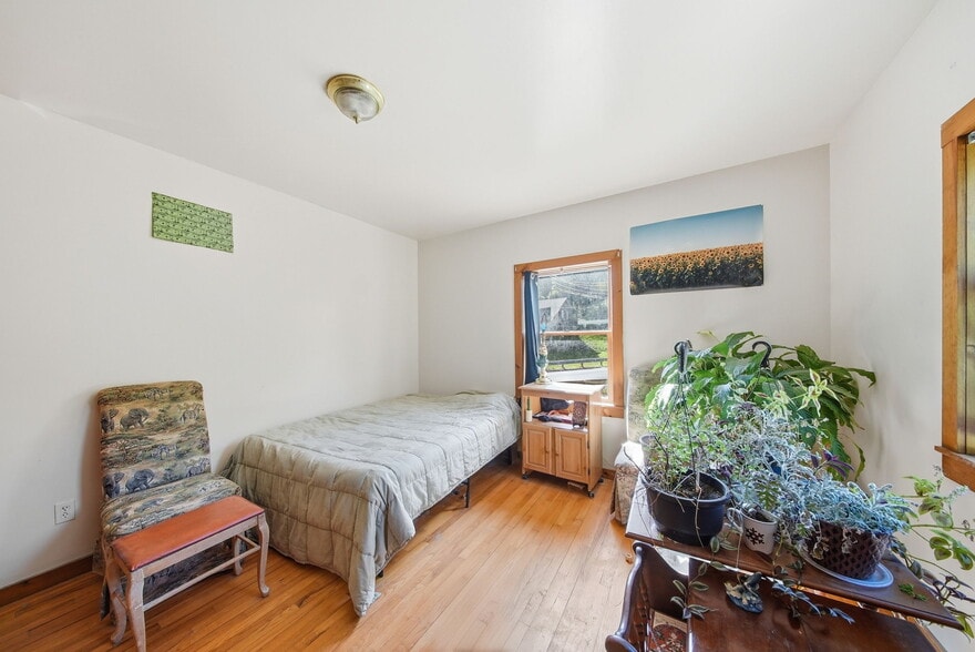 More Photos Of 696 PA-590, Lackawaxen Multifamily For Sale