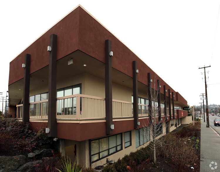 More Photos Of 3301 Douglas St, Saanich Office For Lease