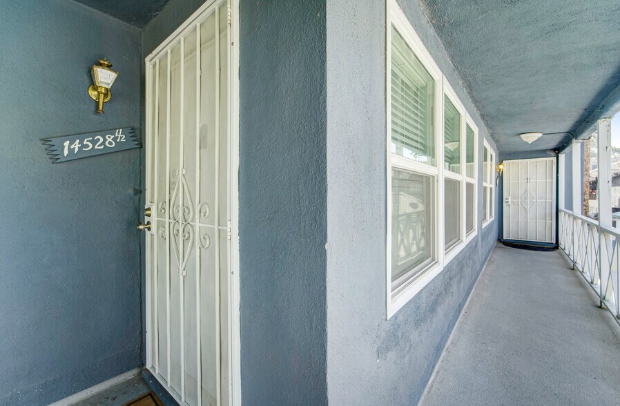 More Photos Of 14524-14530 Dickens St, Sherman Oaks Apartments For Sale