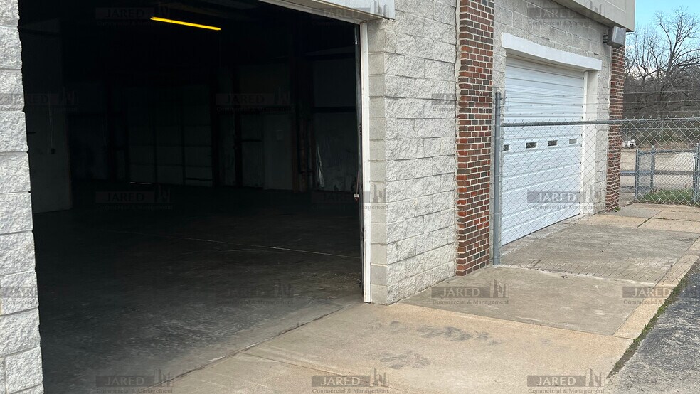 More Photos Of 2410 Evergreen Pky, Lebanon Freestanding For Lease