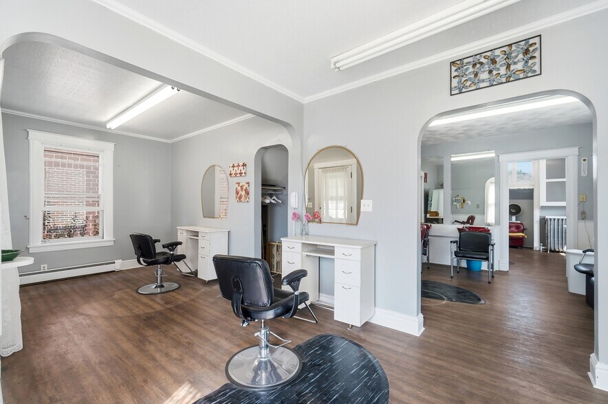 More Photos Of 828 S Monroe St, Monroe Freestanding For Sale