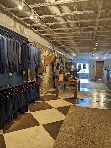 More Photos Of 24 E Andrews Dr NW, Atlanta Storefront For Lease