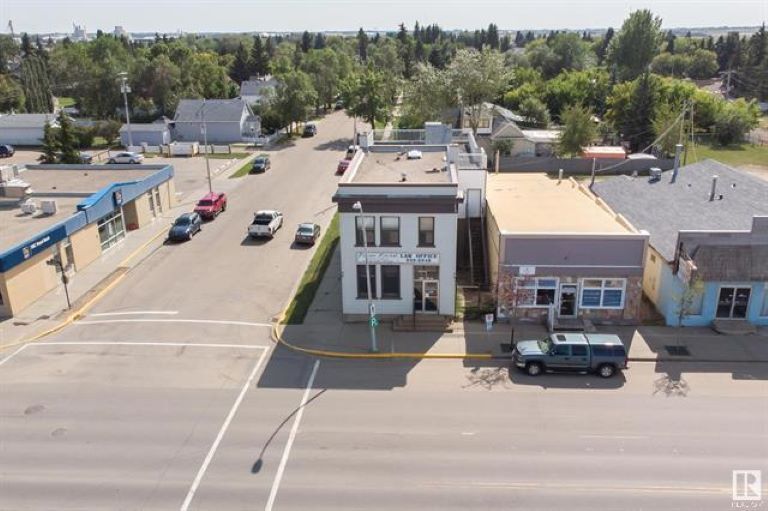 More Photos Of 10201 100 Av, Morinville Office Residential For Sale