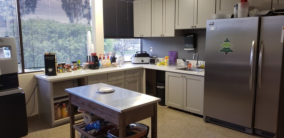 More Photos Of 2601 Saturn St, Brea Office For Lease