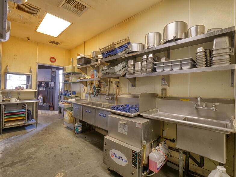 More Photos Of 1155 S Grand Ave, Los Angeles Apartments For Lease