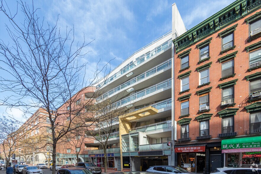 More Photos Of 123-129 Baxter St, New York Apartments For Lease