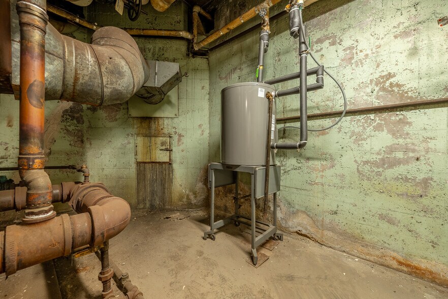 More Photos Of 4332 33rd St, Long Island City Industrial For Sale