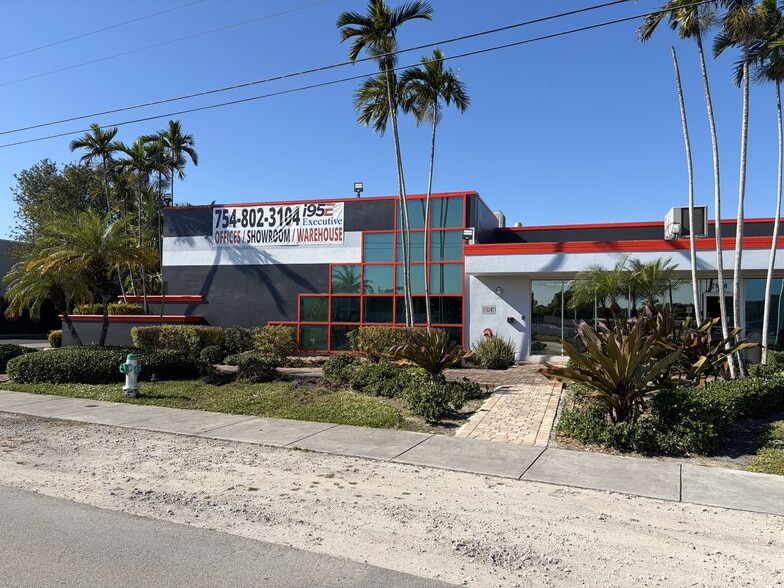 More Photos Of 2950 N 28th Ter, Hollywood Loft Creative Space For Lease