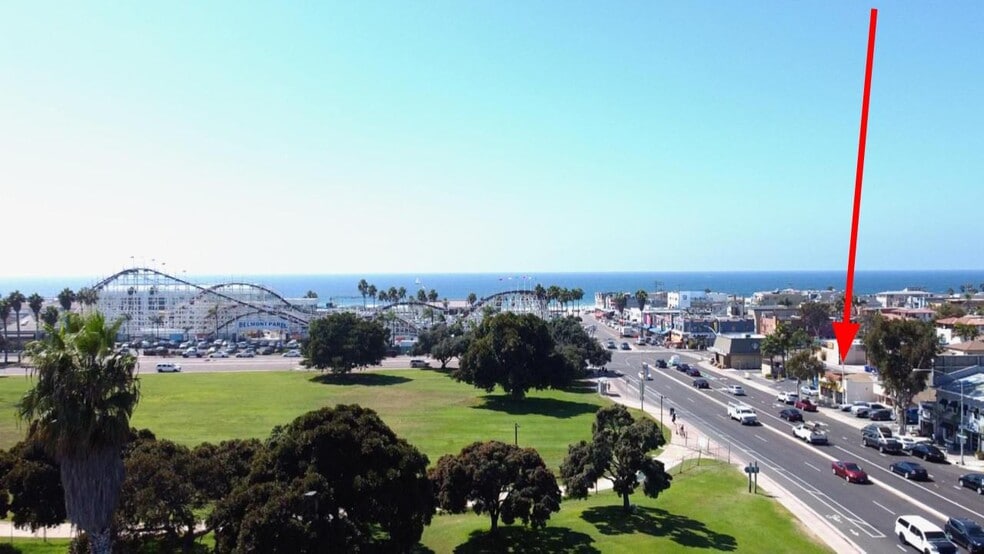 More Photos Of 826 W Mission Bay Dr, San Diego Freestanding For Lease