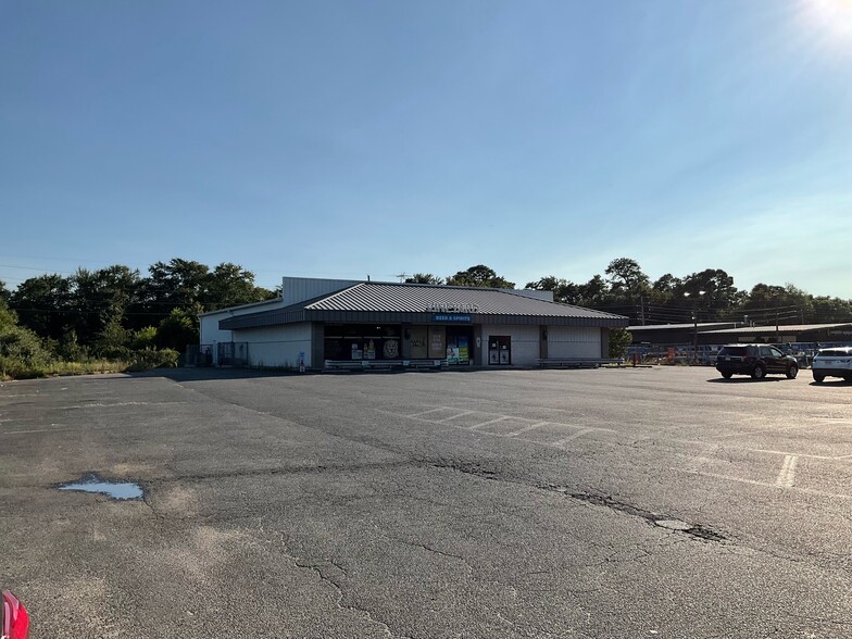 Primary Photo Of 1380 Ocean Ave, Lakewood Auto Dealership For Lease