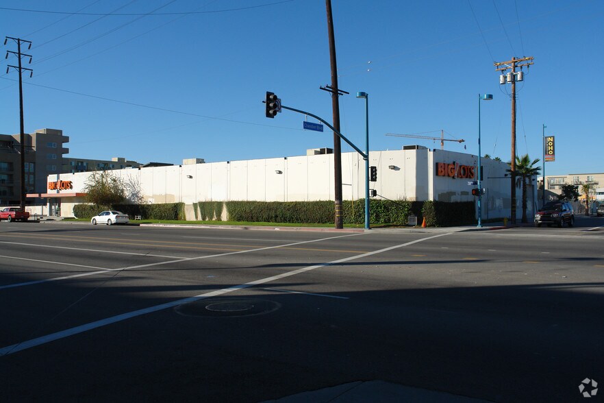 More Photos Of 5321 Vineland Ave, North Hollywood Freestanding For Lease