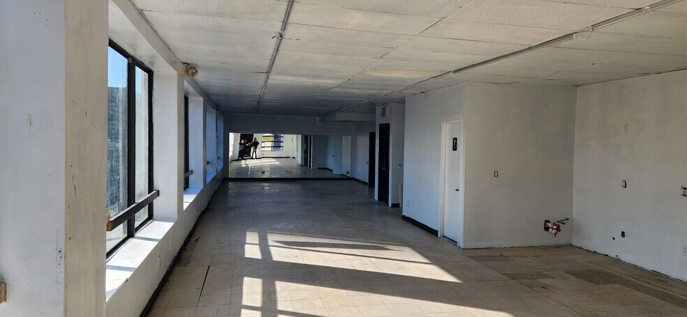 More Photos Of 330-334 Audubon Ave, New York Storefront Retail Office For Lease