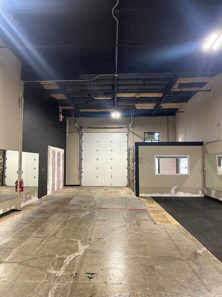 More Photos Of 520 California Blvd, Napa Warehouse For Lease