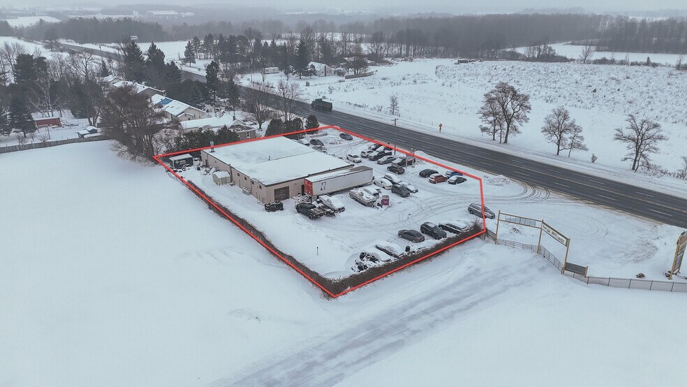 Primary Photo Of 6938 Yonge St, Innisfil Auto Repair For Sale