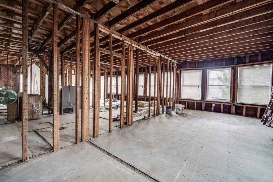 More Photos Of 988-994 Main St, Springfield Storefront Retail Residential For Sale