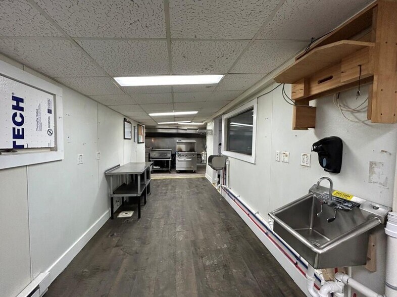 More Photos Of 401 E 4th St, Watkins Glen Restaurant For Sale