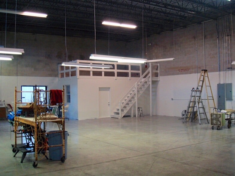 More Photos Of 3960 Domestic Ave, Naples Warehouse For Sale