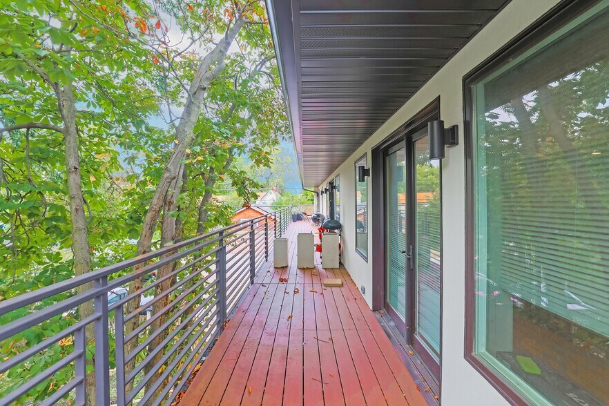 More Photos Of 1124 Florence Ave, Evanston Office Residential For Lease