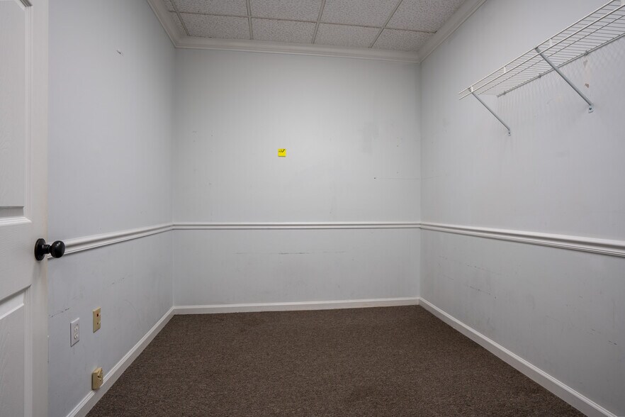 More Photos Of 3470 N Valdosta Rd, Valdosta Office For Lease