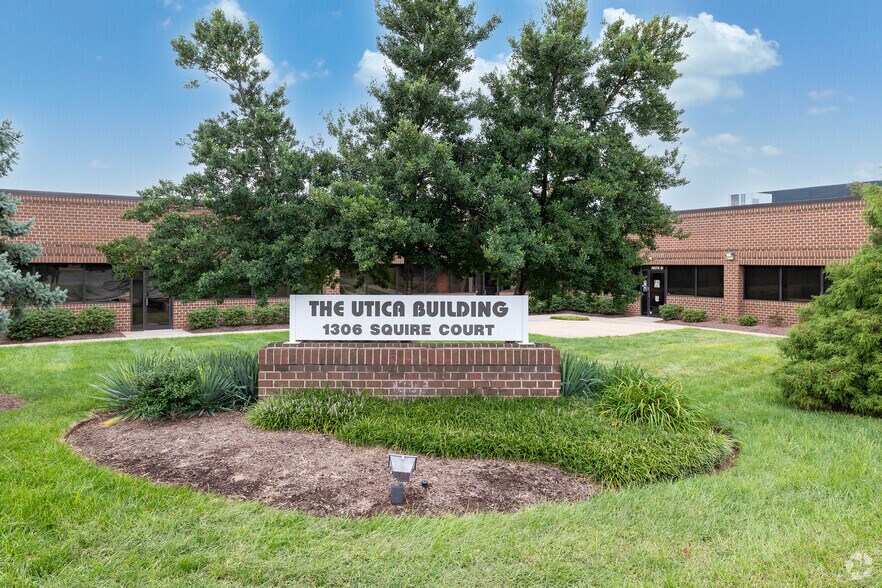 More Photos Of 1306 Squire Ct, Dulles Town Center Light Manufacturing For Lease