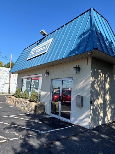 More Photos Of 2380 Riverside Dr, Danville Freestanding For Sale