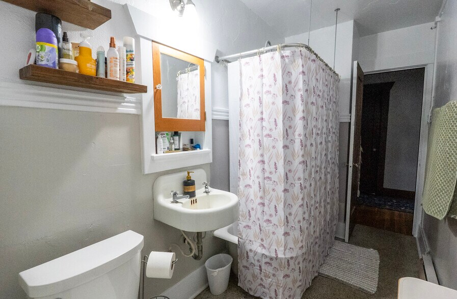 More Photos Of , Tacoma Multifamily For Sale