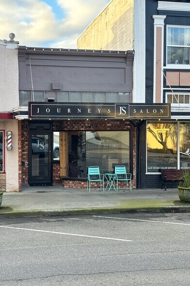 More Photos Of 511 Front St, Lynden General Retail For Sale
