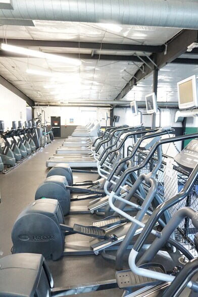 More Photos Of 2500 Business Ln, Yakima Freestanding For Sale