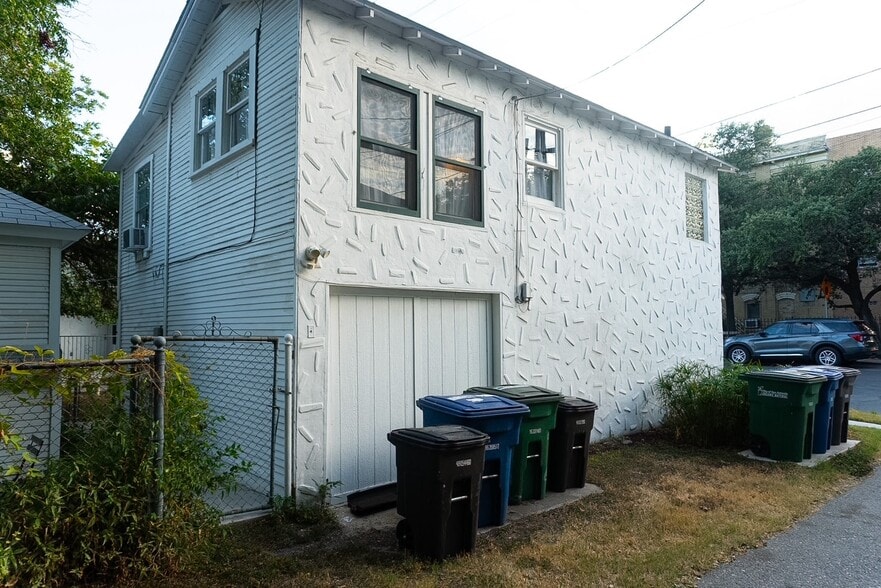 More Photos Of 133 W Huisache Ave, San Antonio Multifamily For Sale
